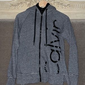 Lightweight sports zipup